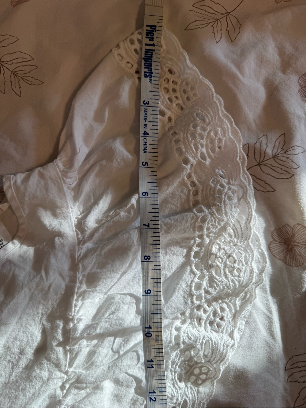 H&M White Eyelet Lace Flutter Sleeve Top Size XS - Picture 15 of 16